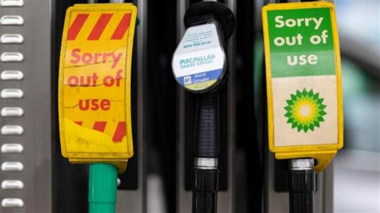 Βρετανία: Ενώ Κλείνουν Πρατήρια Βενζίνης, το Λονδίνο Αναζητά Λύση στο Θέμα της Έλλειψης Οδηγών Φορτηγών